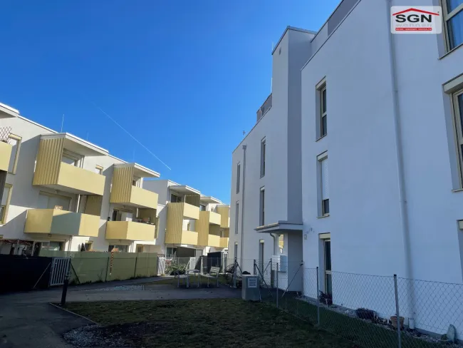 STAFFELMIETE l2-Zimmerwohnung mit Balkon und Tiefgarage - Bild