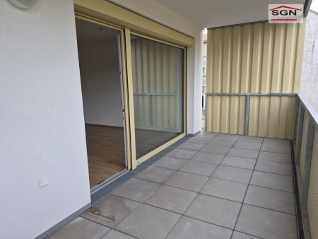 STAFFELMIETE l2-Zimmerwohnung mit Balkon und Tiefgarage