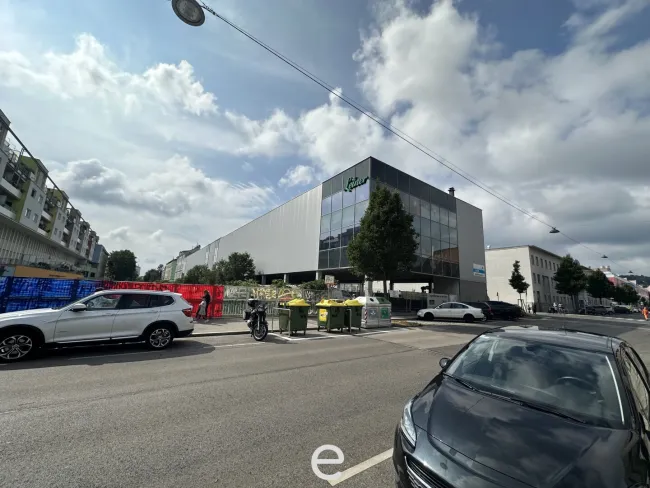 2316,53m² Lagerfläche und Büro in Wien zu mieten - Bild