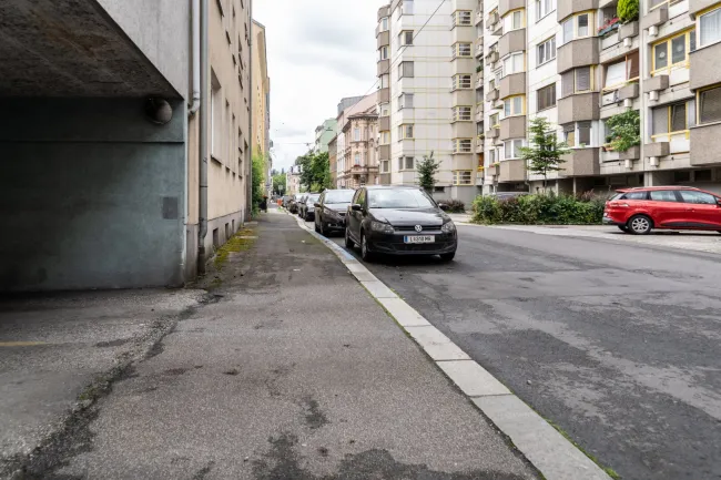 Tiefgaragenplatz Scharitzerstraße - Bild
