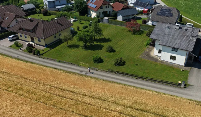 Moderne 3-Zimmer Wohnung mit Fußbodenheizung und Garten in Rosenau! - Bild