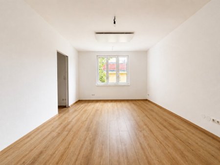 Helle 2-Zimmer Wohnung mit Blick in den Innenhof | Dreihausgasse