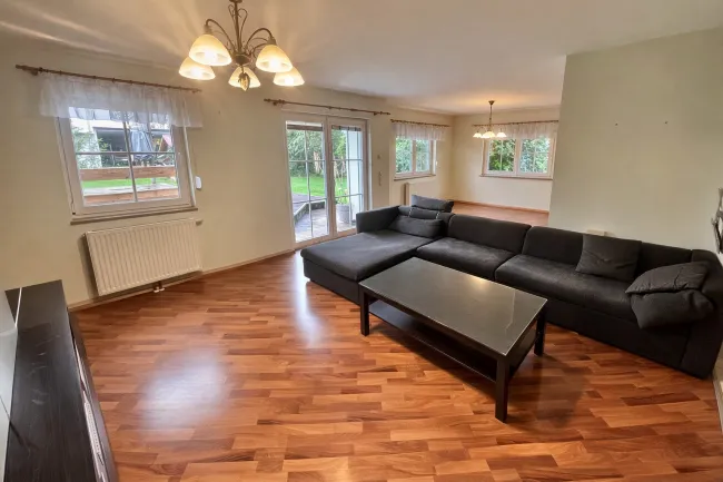 GERÄUMIGES 6-ZIMMER-EINFAMILIENHAUS MIT GARTEN, POOL UND ZWEI BÄDERN IN NÖ! - Titelbild