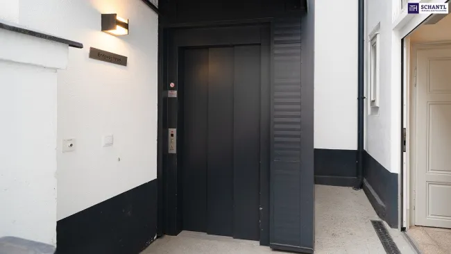 Lift im Innenhof