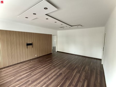 !! 2600€/m2 - Moderne Wohnung und perfekter Anbindung !!