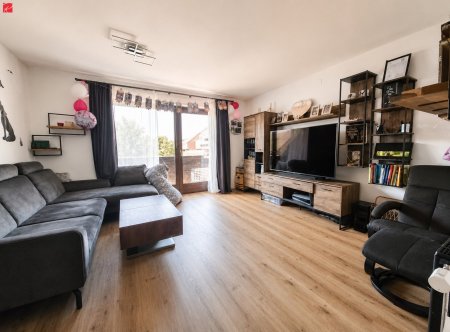 Zentrumsnah wohnen – 2 Loggien, Klimaanlage & Carport