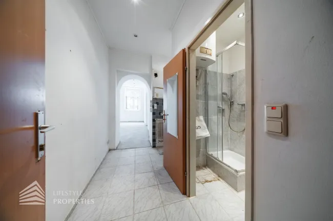 Geschäftslokal mit Lager direkt am Karmelitermarkt – ca. 46 m² im historischen Wiener Stilaltbau by Lifestyle Properties