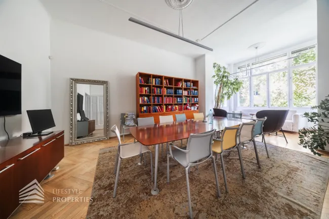 4,5 Zimmer Altbauwohnung mit historischem Hintergrund in Grinzing - Bild