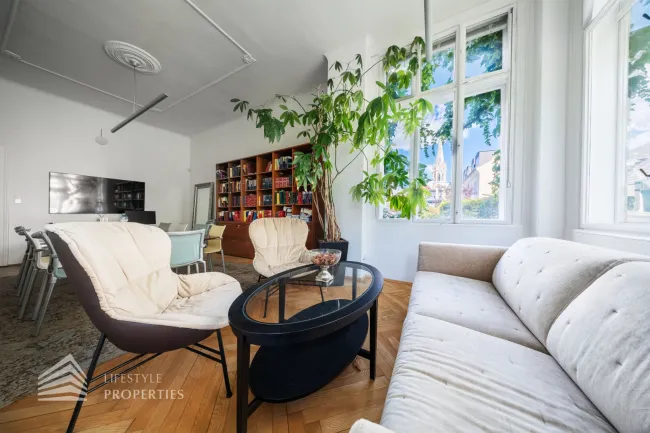 4,5 Zimmer Altbauwohnung mit historischem Hintergrund in Grinzing - Bild