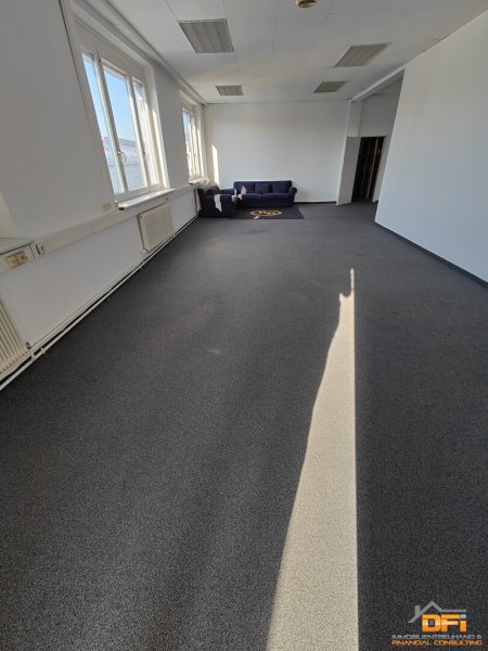 Gut geschnittenes Büro in guter Lage nahe U6 & Handelskai