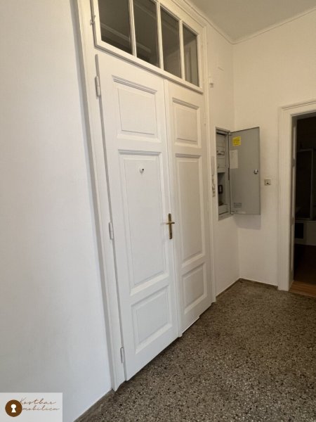 Mondäne & sehr geräumige Büro-/Praxisfläche neben Neuer Technik Uni, zu vermieten!