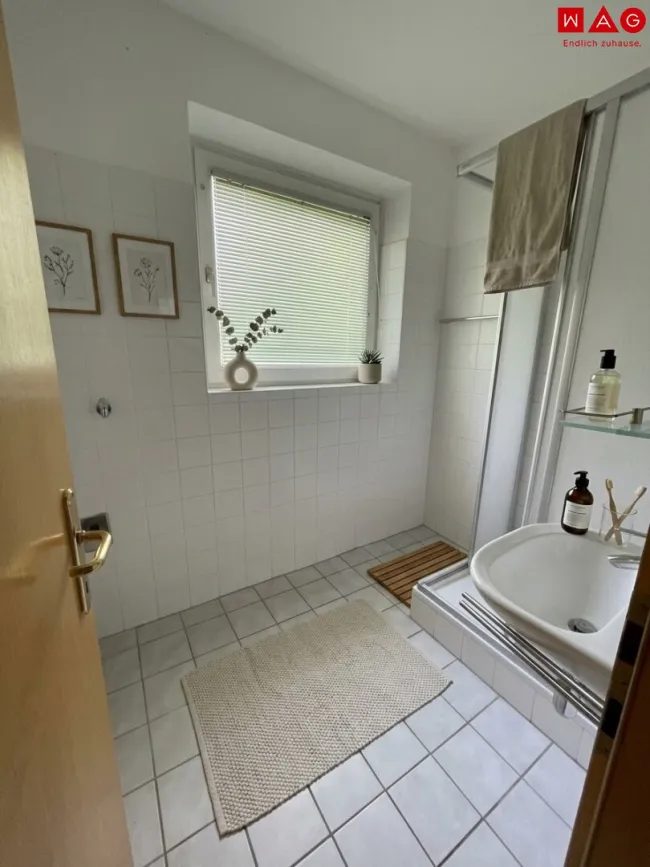 Badezimmer Beispiel KI