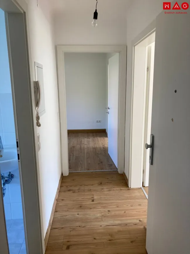Auf der Suche nach der ersten eigenen und gut leistbaren Wohnung? Wir haben sie! Kompakt, praktisch, preiswert und sofort verfügbar! - Bild