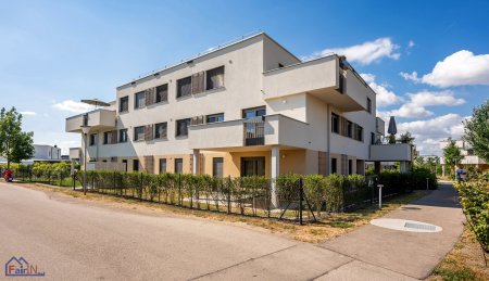 Exklusive 4-Zimmer-Wohnung mit Außenpool, Terrasse und zwei Stellplätzen in Oberwaltersdorf