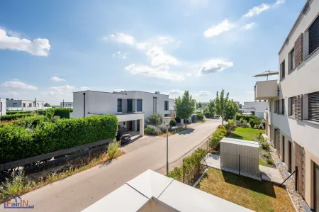 Exklusive 4-Zimmer-Wohnung mit Außenpool, Terrasse und zwei Stellplätzen in Oberwaltersdorf