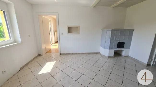 Barrierefreie Terrassenwohnung mit Garage / leicht Renovierungsbedürftig - Bild