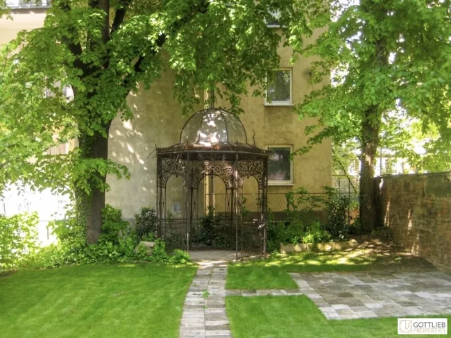 Unbefristet und Bestlage nahe Hamerlingplatz! Liebevoll saniertes 2-Zimmer-Altbau-Büro mit Gartennutzung - Titelbild