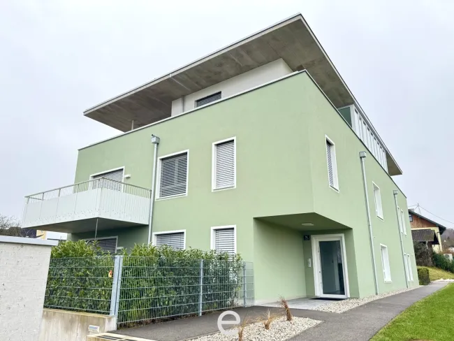 Traumhafte Gartenwohnung mit Carport mitten in Neukirchen/Lambach - Bild