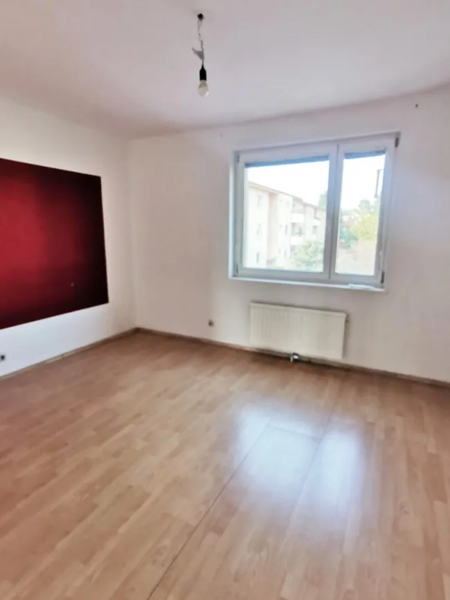 Charmante 2-Zi-Wohnung mit Südbalkon und Grünblick in Schwechat - Bild