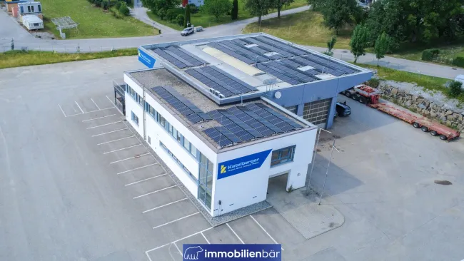 Premium Gewerbestandort bei Ried im Innkreis, maximale Sichtbarkeit inklusive - mit Büro, Werkstätte, Waschhalle, Tankstelle und riesigen Freiflächen - Bild
