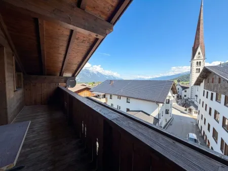 3-Zimmer-Dachgeschosswohnung mit Balkon im Zentrum von Axams