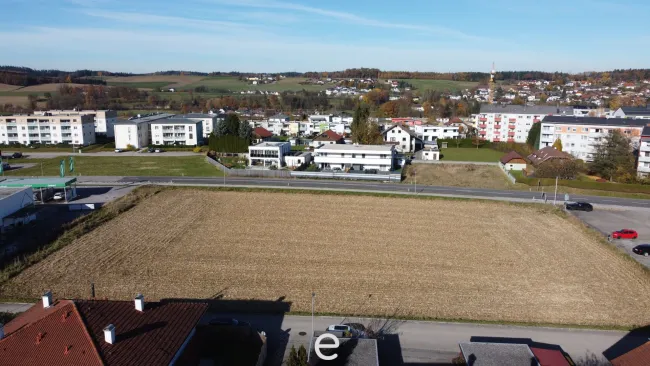 Attraktives Gewerbegrundstück in Bestlage von Lambach - Bild