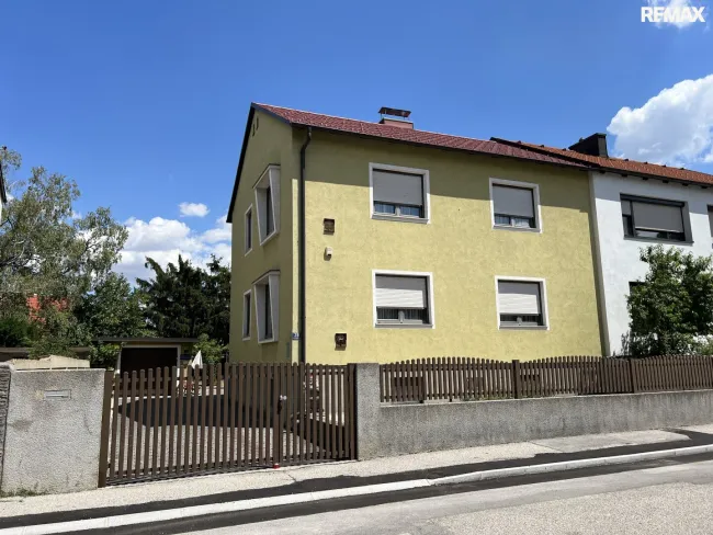 Ein-bzw. Mehrfamilienhaus im Musikantenviertel! - Titelbild