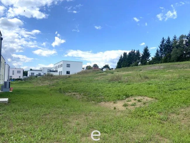 Sonnige Baugrundstücke für Mehrparteinhaus in Katsdorf - Titelbild