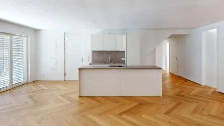 Historischer Charme trifft moderne Energieeffizienz: Altbau DG mit Wärmepumpe und PV!