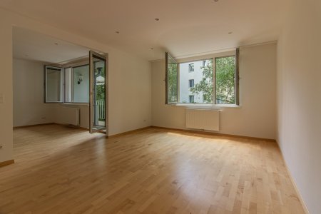 Erstbezug nach Sanierung: Fernblick mit Loggia & Garage
