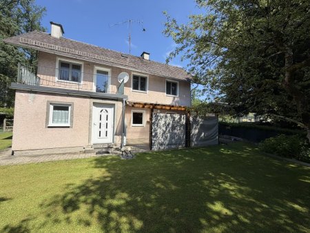 Charmantes 4-Zi-Haus in Vöcklabruck (Am Altmannsberg) mit Terrasse, Stellplätzen & Einbauküche!