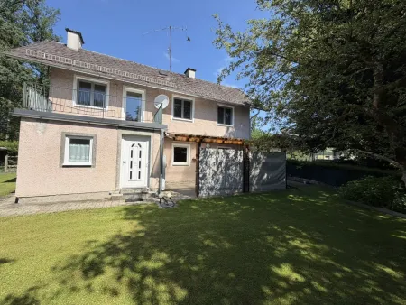 Charmantes 4-Zi-Haus in Vöcklabruck (Am Altmannsberg) mit Terrasse, Stellplätzen & Einbauküche!