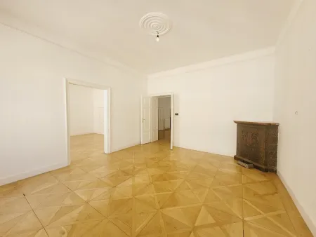 Fichtegasse: klimatisierter Stilaltbau mit 3 Zimmern