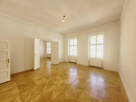 Fichtegasse: klimatisierte 3-Zimmer Wohnung in schönem Stilaltbau