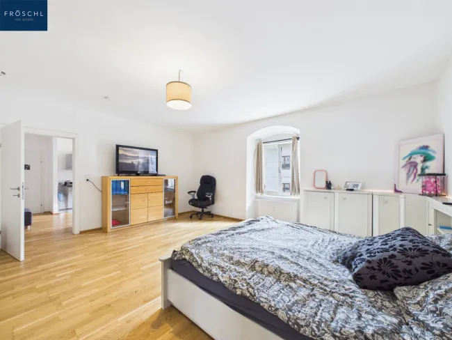 T11 - Wohn- u. Schlafzimmer - Pic 1