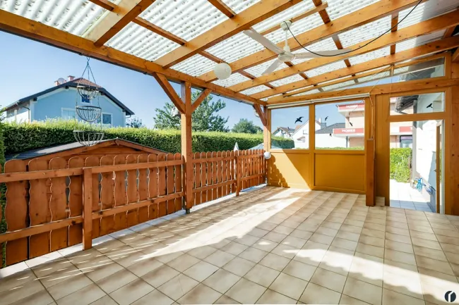 Überdachte Terrasse