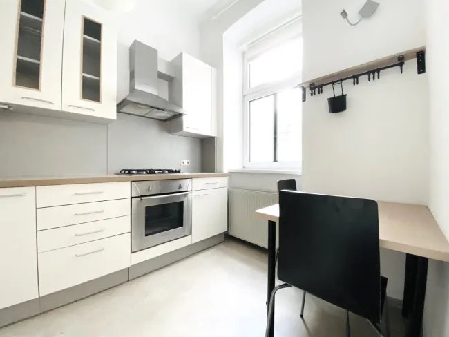 CHARMANTE ALTBAUWOHNUNG IN RENOVIERTEM JAHRHUNDERTWENDEHAUS - NÄHE U3 - Bild