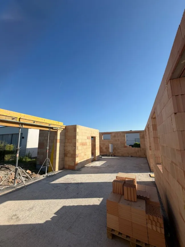 Exklusiver Bungalow am Neufelder See – ca. 100 m² Wohnfläche mit Garten und Seezugang - Bild