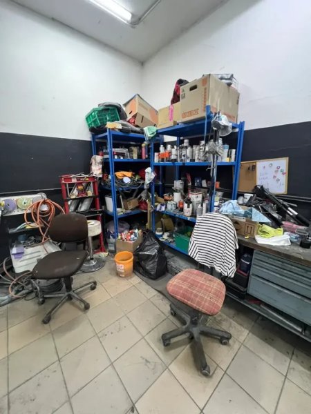 PROVISIONSFREI!!! Große Halle, Werkstatt, Lager 40m² mit Hebebühne N17