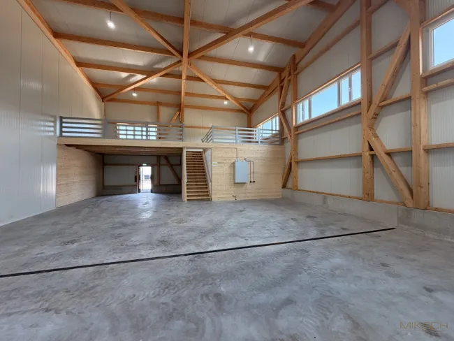 Moderne Halle in St. Pölten I 280 m² I Erstbezug I vielseiti nutzbar I eigene Stellplätze - Titelbild