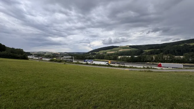 Top-Betriebsgrundstück mit ca. 10.500 m² direkt an der A1 Autobahnabfahrt Altlengbach - Titelbild