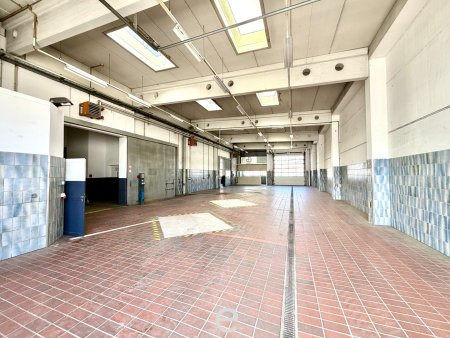 Lager und Produktionsfläche direkt an der B1 in Wels