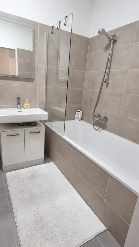 Bad mit Wanne