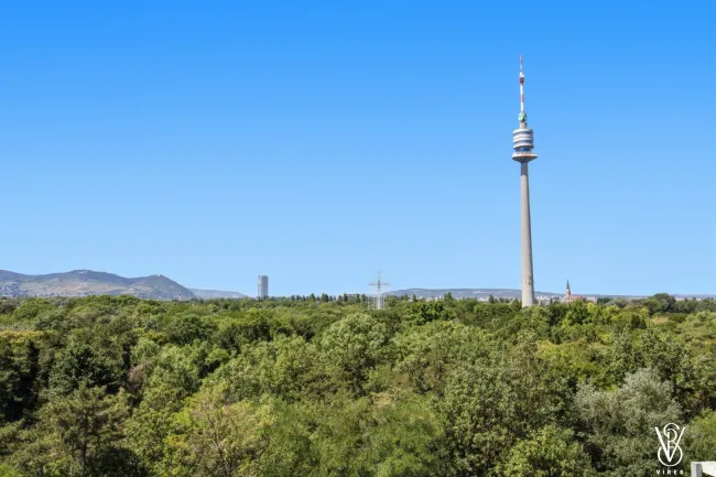 Am Donaupark: Helle 3-/4-Zimmer-Wohnung mit Fernblick, alles fußläufig erreichbar - Titelbild