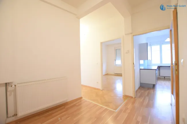 Bestandsfreie 3-Zimmer-Wohnung ab 01.09.2026 – 5. Liftstock direkt beim Hannovermarkt - Titelbild