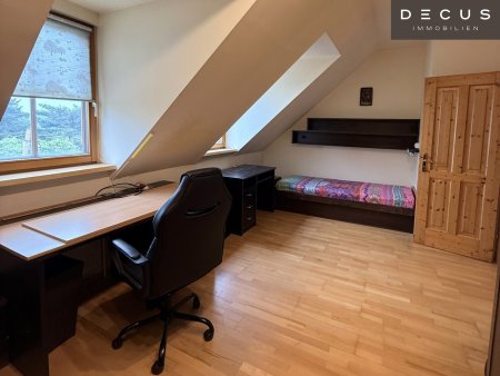 DOPPELHAUS I GRÜNRUHELAGE MIT IDYLLISCHEN GARTEN I GARAGE I WALLBOX I KELLER