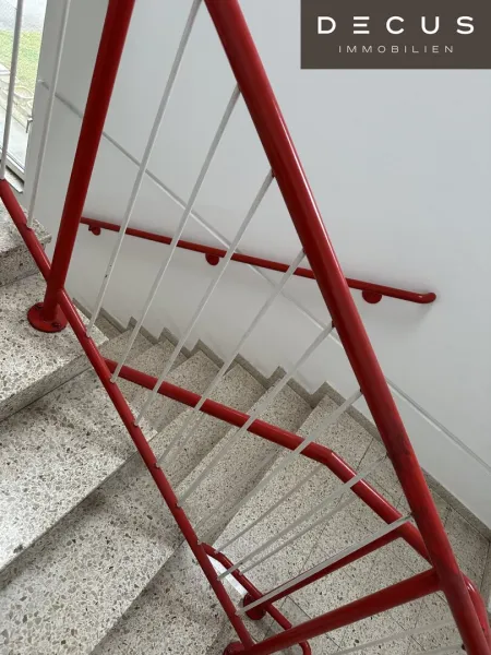 + + + BÜROFLÄCHE + + + INDUSTRIEZENTRUM NÖ SÜD + + +
