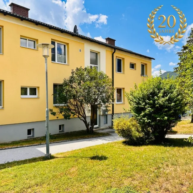 Helle Eigentumswohnung mit Balkon & Schneebergblick | Garage für 2 Fahrzeuge - Bild