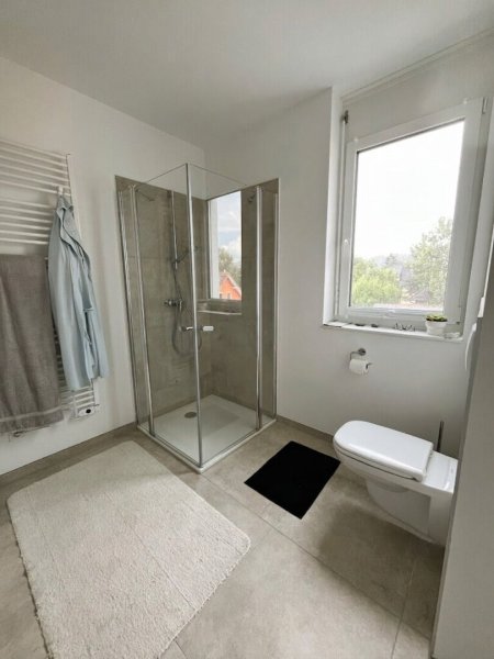 Moderne 3-Zimmer-Wohnung mit großzügigem Balkon und nachhaltigem Energiekonzept