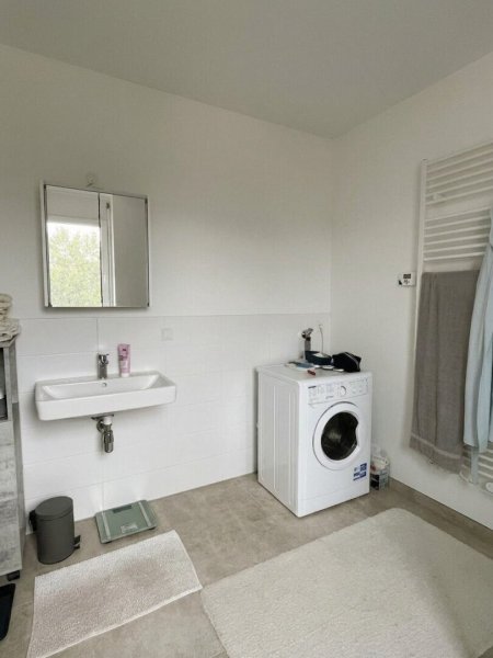 Moderne 3-Zimmer-Wohnung mit großzügigem Balkon und nachhaltigem Energiekonzept